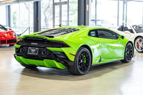 Verde Mantis Metallic 2022 Lamborghini Huracan EVO Base