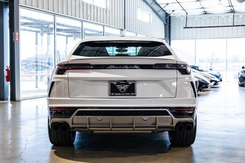 2021 Lamborghini Urus Graphite Capsule