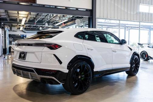 2021 Lamborghini Urus Graphite Capsule
