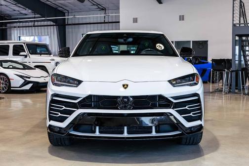 2021 Lamborghini Urus Graphite Capsule
