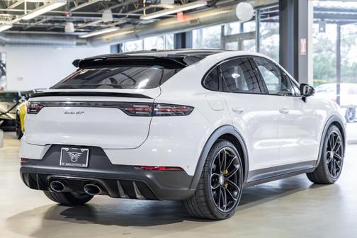 2022 Porsche Cayenne Turbo GT