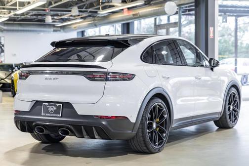 2022 Porsche Cayenne Turbo GT