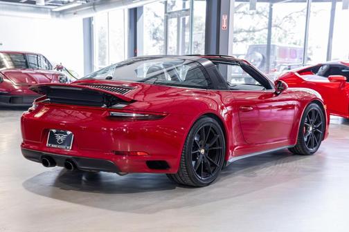 2017 Porsche 911 4 GTS