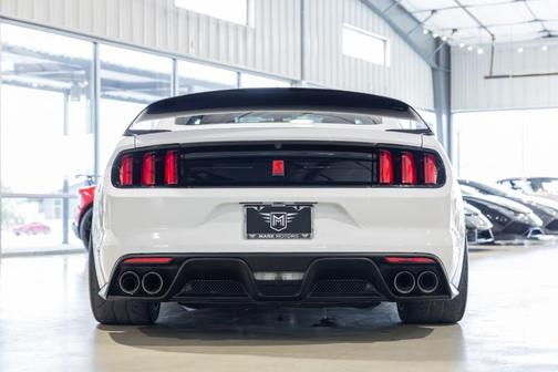 2019 Ford Shelby GT350 Base