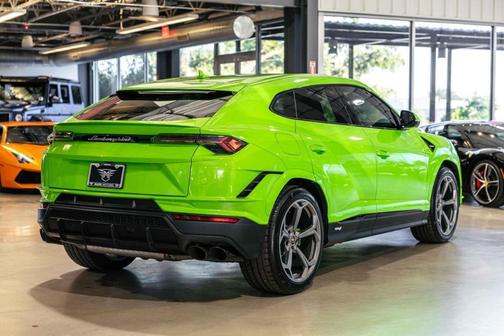 2023 Lamborghini Urus S