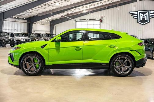 2023 Lamborghini Urus S