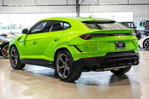 2023 Lamborghini Urus S