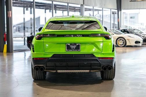 2023 Lamborghini Urus S