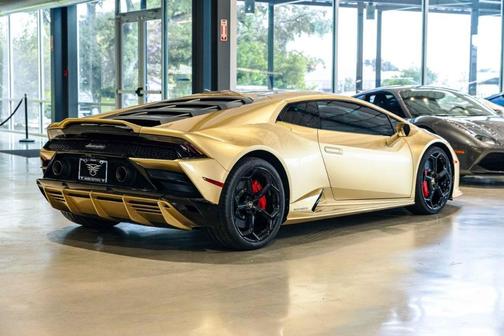 2020 Lamborghini Huracan EVO Base