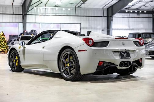 2015 Ferrari 458 Spider Base