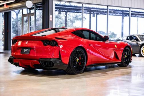2018 Ferrari 812 Superfast Base