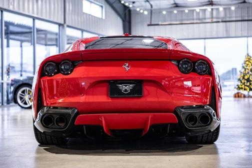 2018 Ferrari 812 Superfast Base