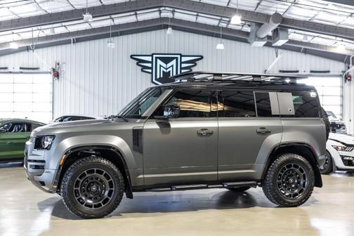 Faroe Green 2025 Land Rover Defender OCTA EDITION ONE