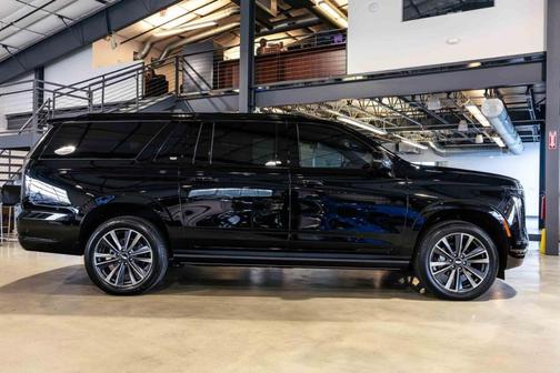 2025 Cadillac Escalade ESV Sport
