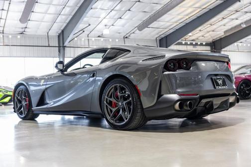 2019 Ferrari 812 Superfast Base