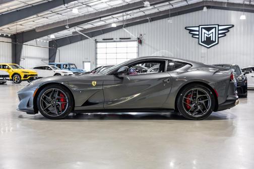 2019 Ferrari 812 Superfast Base