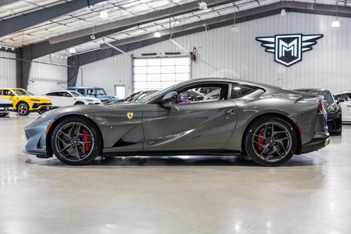 2019 Ferrari 812 Superfast Base