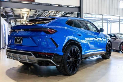 2019 Lamborghini Urus Base