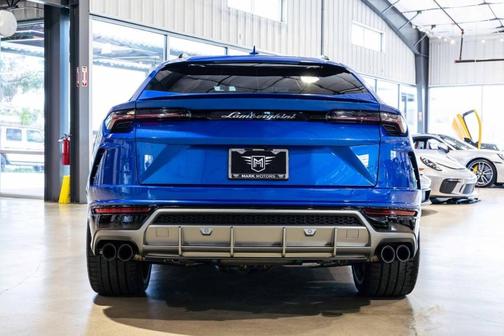 2019 Lamborghini Urus Base