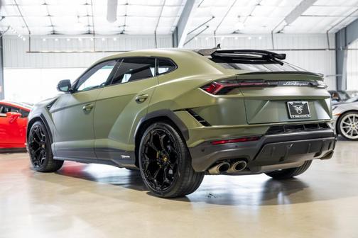 Verde Turbine 2023 Lamborghini Urus Performante