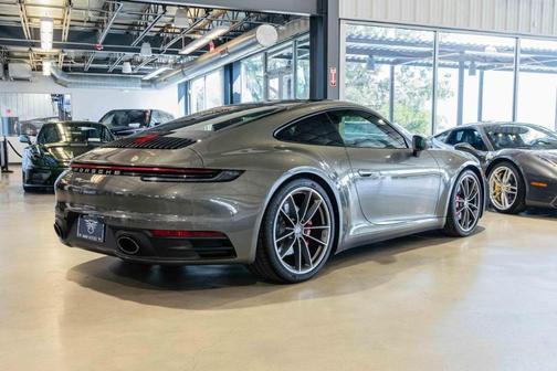 2020 Porsche 911 Carrera