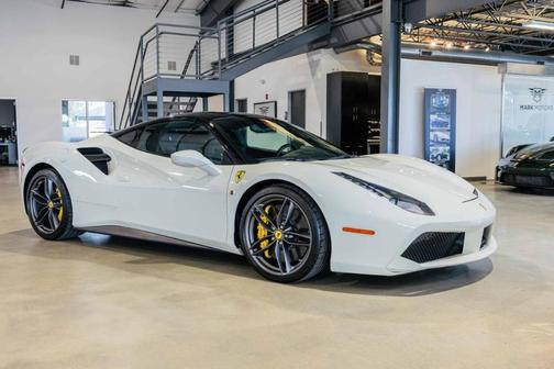 2016 Ferrari 488 GTB Base