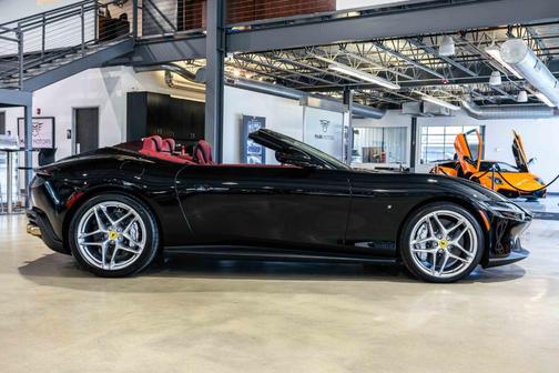 2025 Ferrari Roma Spider Base