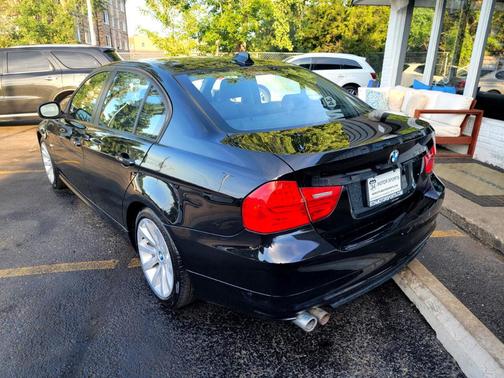 Photo 3 of 22 of 2011 BMW 328 i xDrive