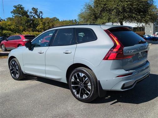 2026 Volvo XC60 B5 Plus