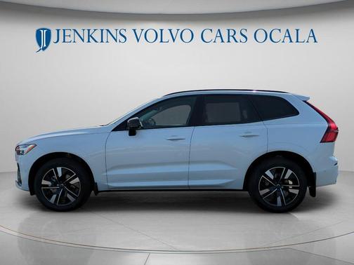 Crystal White 2026 Volvo XC60 B5 Plus