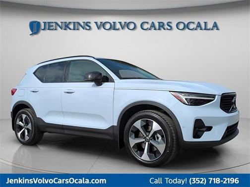 2026 Volvo XC40 B5 Plus