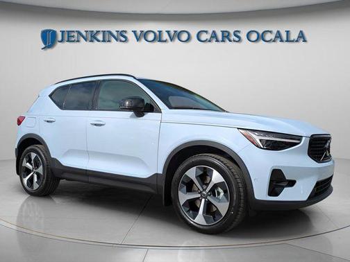 2026 Volvo XC40 B5 Plus