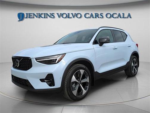 2026 Volvo XC40 B5 Plus