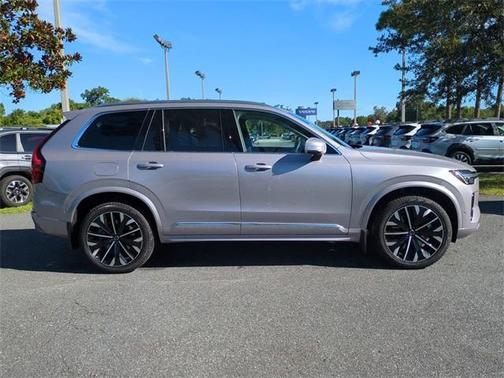 2026 Volvo XC90 T8 PLUS