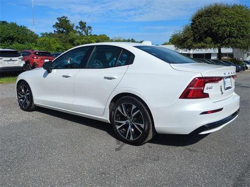 2024 Volvo S60 B5 Core Dark Theme