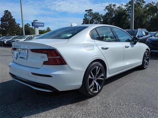 2024 Volvo S60 B5 Core Dark Theme