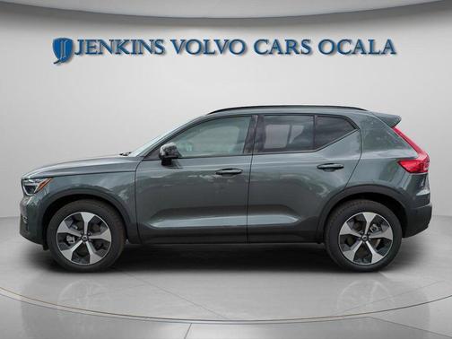 Forest Green 2026 Volvo XC40 B5 Plus