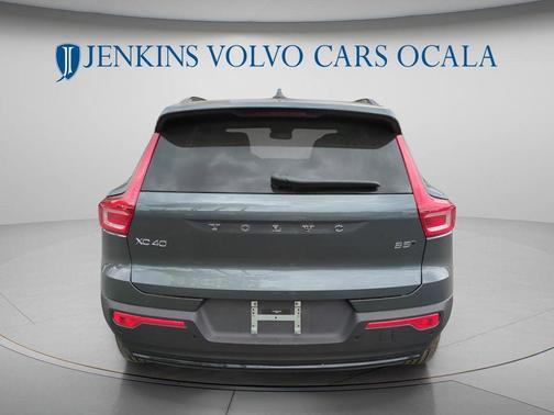 Forest Green 2026 Volvo XC40 B5 Plus