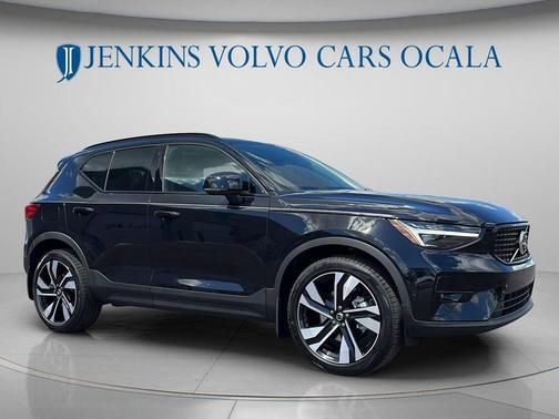 Onyx Black 2026 Volvo XC40 B5 Plus