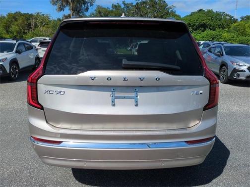 2026 Volvo XC90 Plug-In Hybrid T8 Ultra 6-Seater