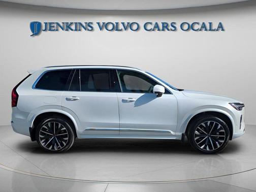Crystal White Pearl 2026 Volvo XC90 B6 Plus 7-Seater