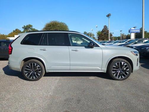 2026 Volvo XC90 B6 Ultra Dark Theme 6-Seater