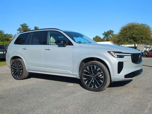 2026 Volvo XC90 B6 Ultra Dark Theme 6-Seater