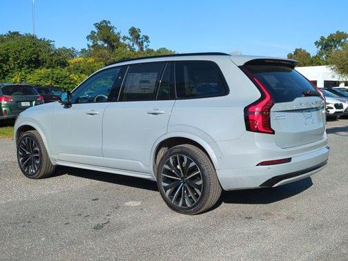 2026 Volvo XC90 B6 Ultra Dark Theme 6-Seater