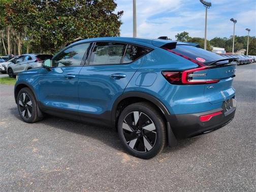 2024 Volvo C40 Recharge Pure Electric Core