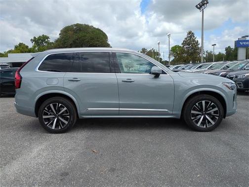 2025 Volvo XC90 B5 Core