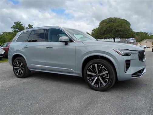 2025 Volvo XC90 B5 Core