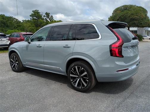 2025 Volvo XC90 B5 Core
