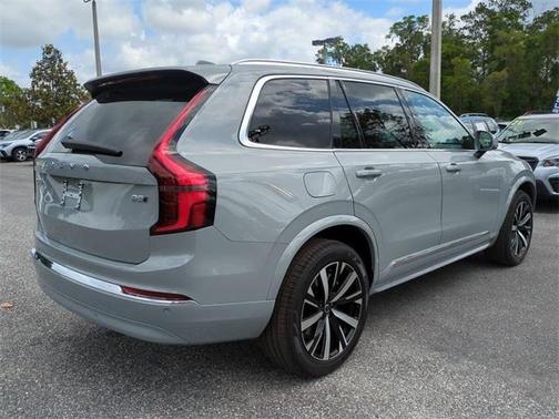 2025 Volvo XC90 B5 Core