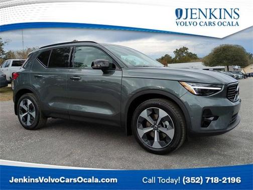 2026 Volvo XC40 B5 Plus